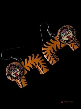 💖 Carved and Painted Wooden Drop Earrings 💖